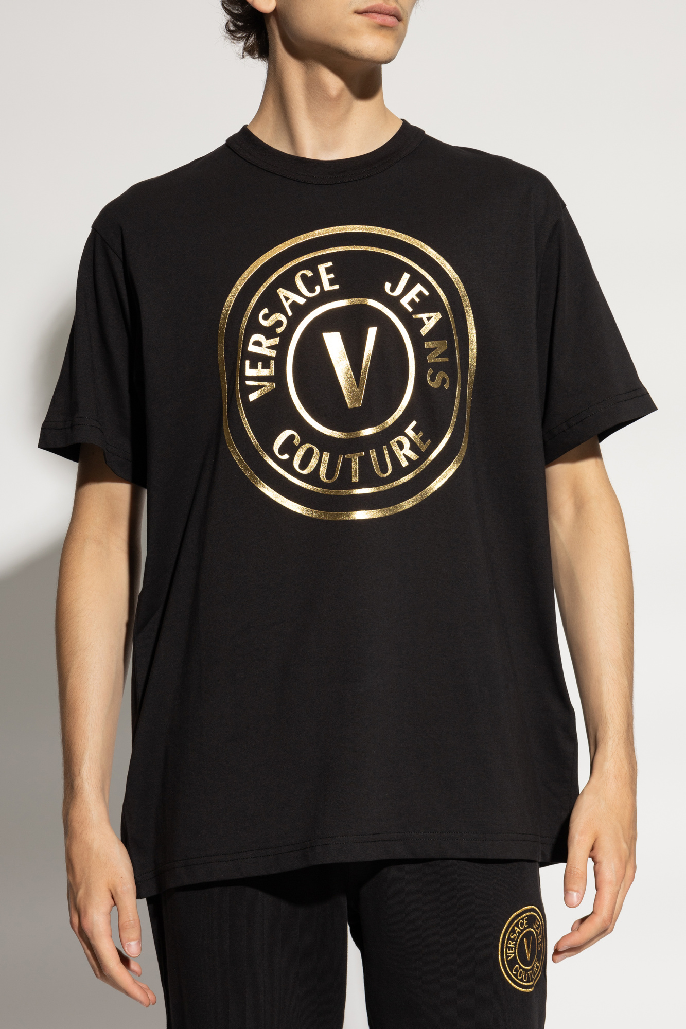 Tシャツ・カットソー VERSACE JEANS COUTURE Men T-shirt Black 78GAHT00CJ00T G89 Versace Jeans Couture Collar T Shirt Black | Mainline